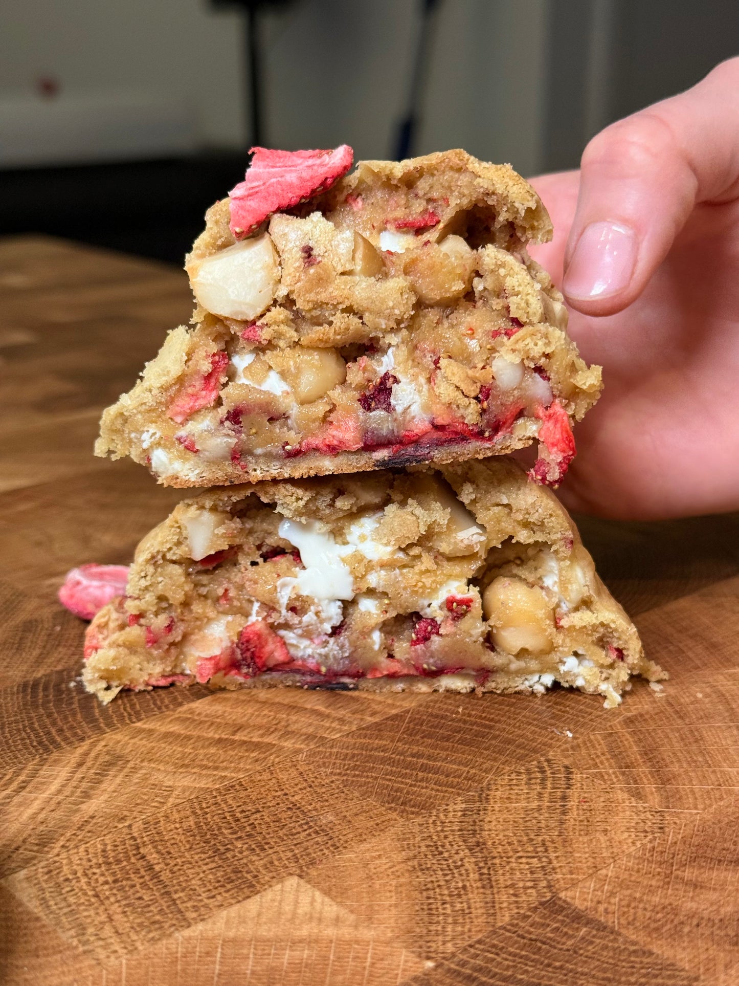 Strawberry Macadamia Grand Cookie